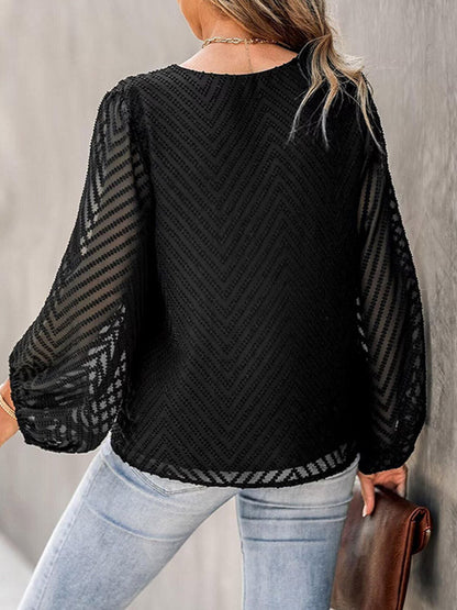 Well Tailored T-Shirt with a Graceful Silhouette