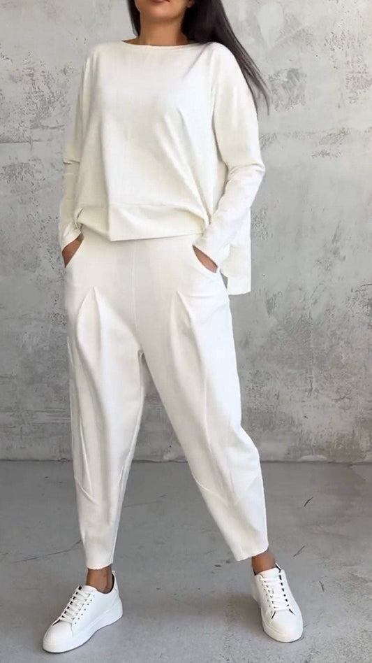 Effortlessly Elegant Garment with a Timeless Design