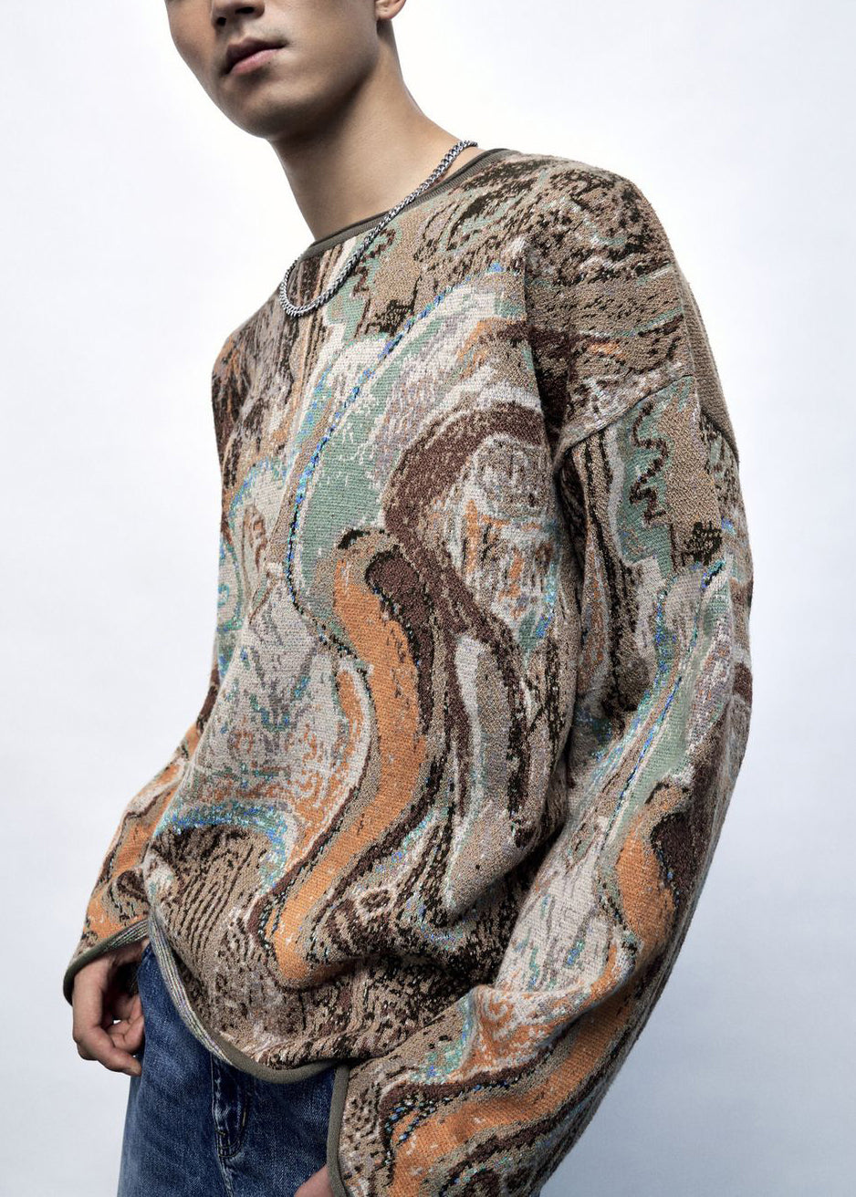 Well Tailored Sweater with a Graceful Silhouette