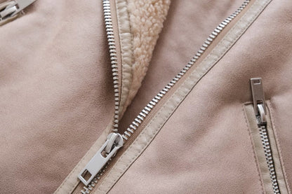 Well Tailored Jacket with a Graceful Silhouette