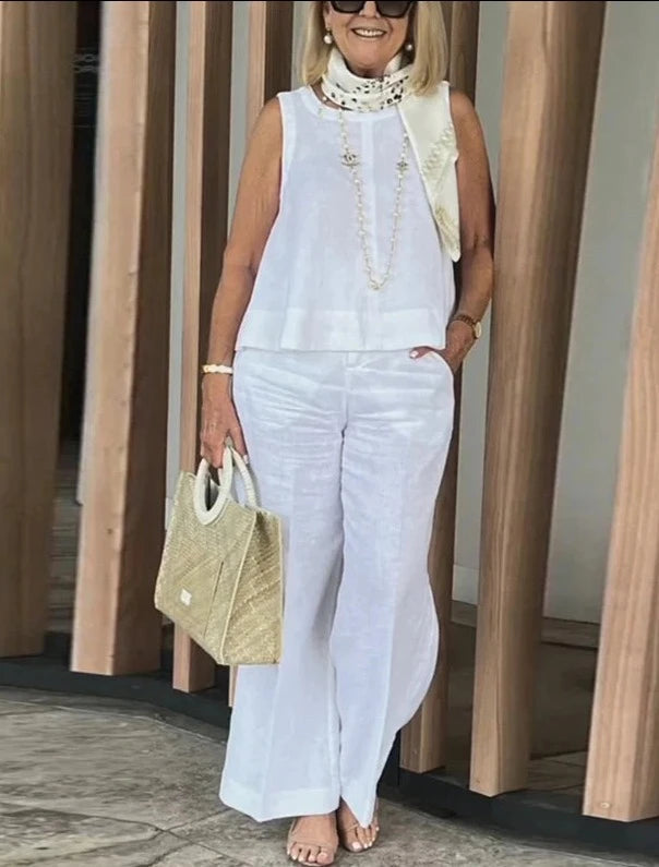 Effortlessly Elegant Garment with a Timeless Design