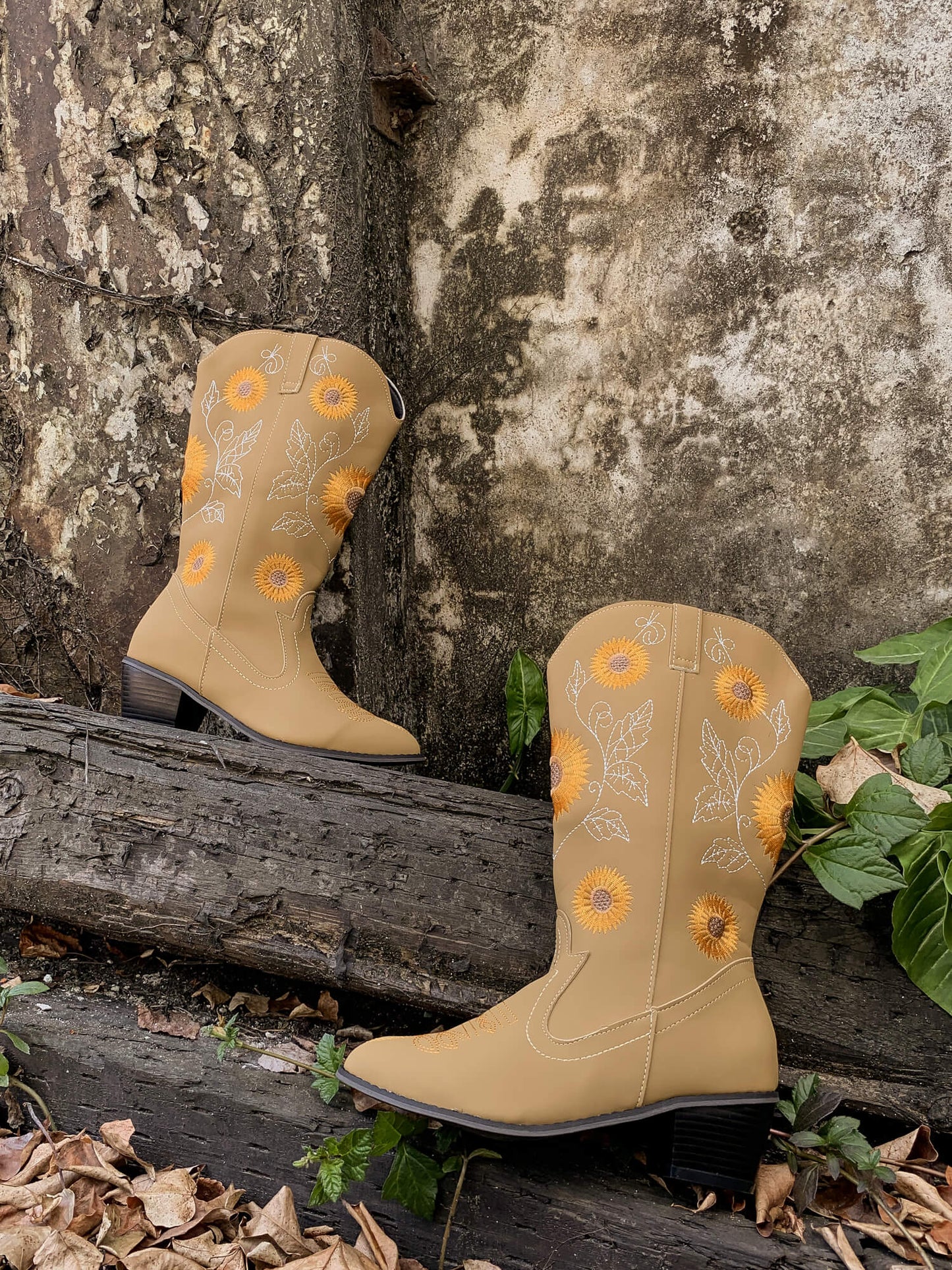 Polished Boots with an Effortless Classic Look