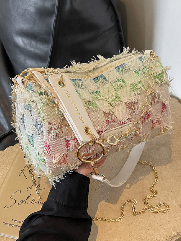 Well Tailored Bag with a Graceful Silhouette