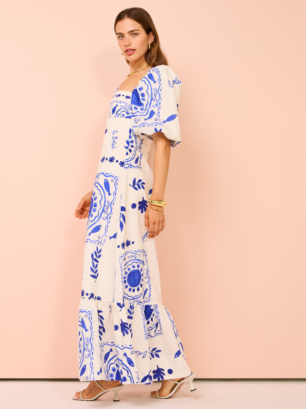 Beautifully Finished Dress in a Timeless Design
