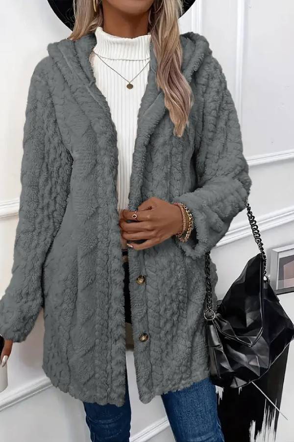 Well Tailored Coat with a Graceful Silhouette