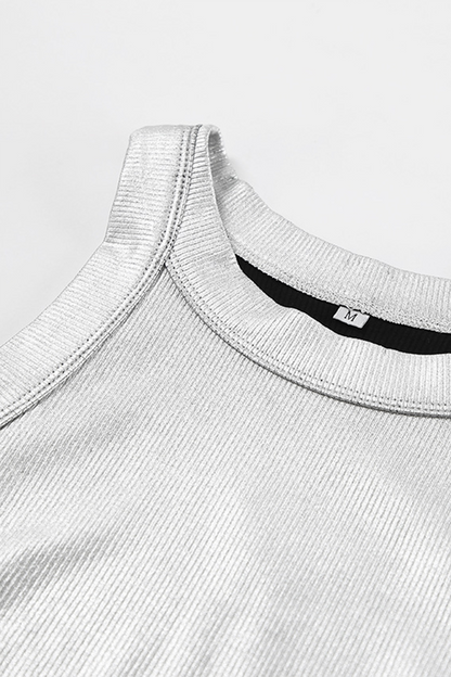 Well Tailored Top with a Graceful Silhouette