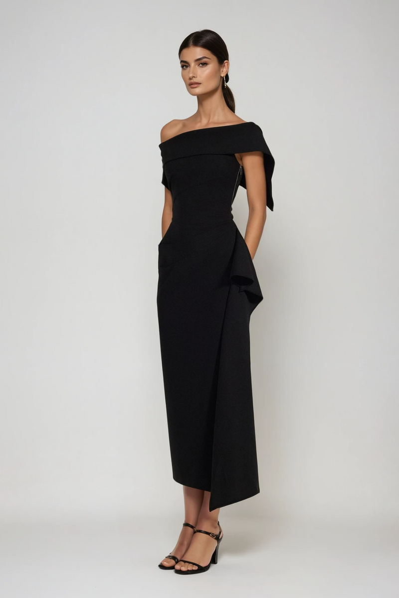 Beautifully Finished Dress in a Timeless Design