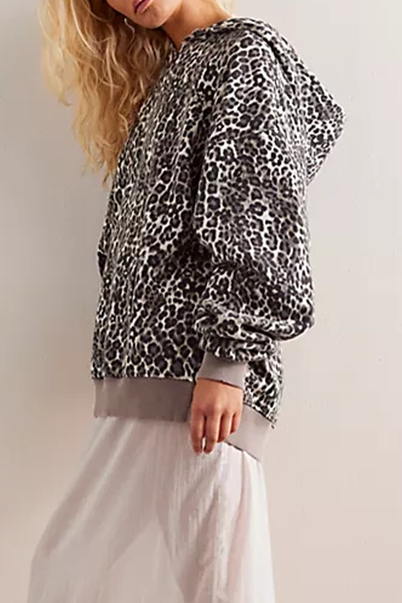 Effortlessly Elegant Garment with a Timeless Design