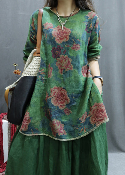 Classic Vintage Blouse with a Flattering Fit