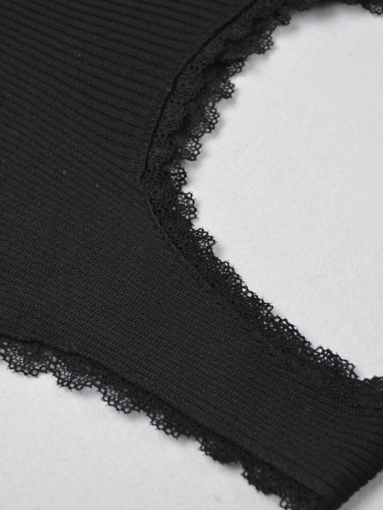 Well Tailored Top with a Graceful Silhouette