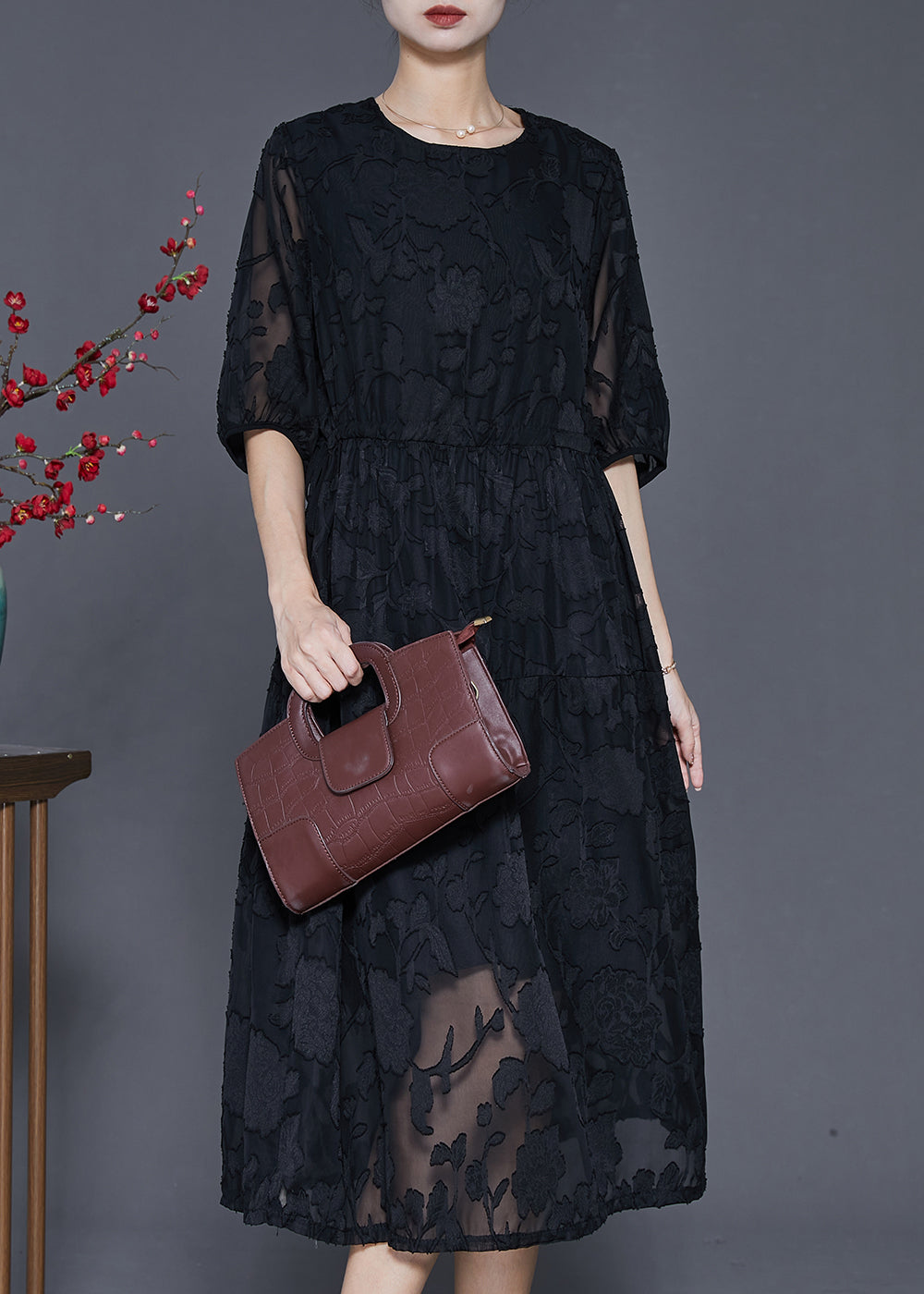 Well Tailored Dress with a Graceful Silhouette