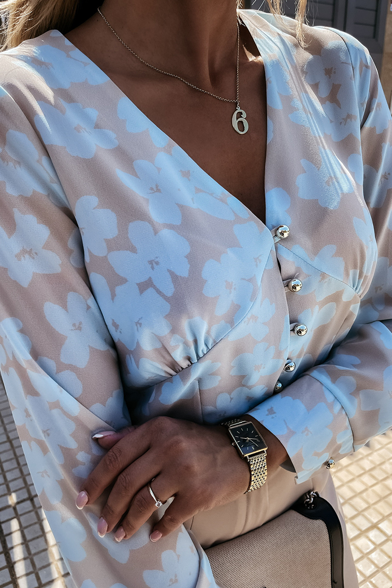 Elegantly Styled Blouse for Everyday Wear