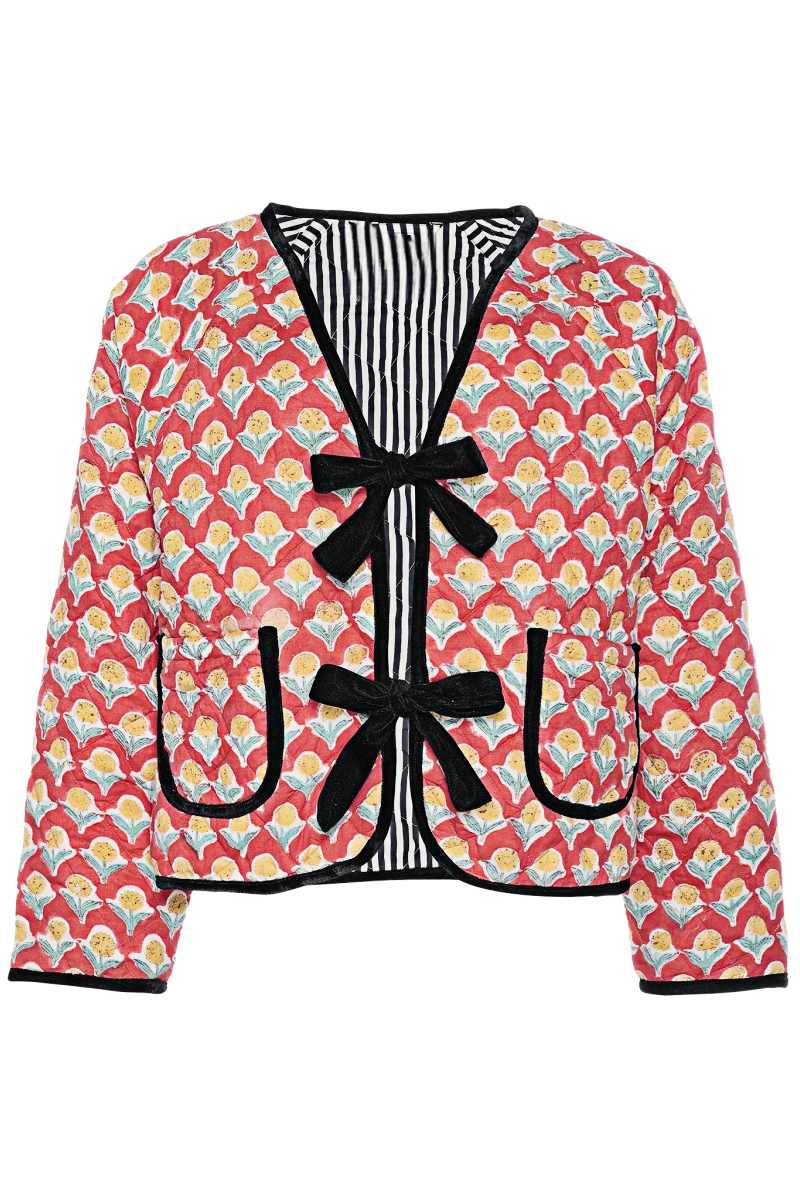 Well Tailored Jacket with a Graceful Silhouette