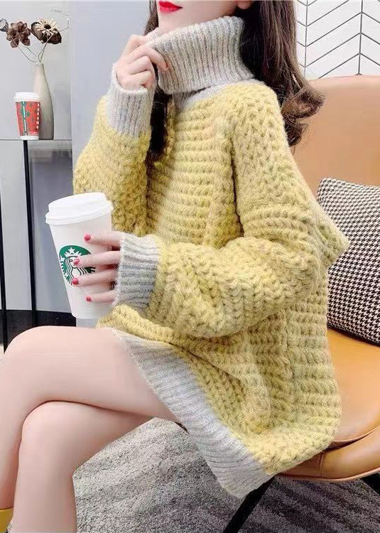 Classic Vintage Sweater with a Flattering Fit