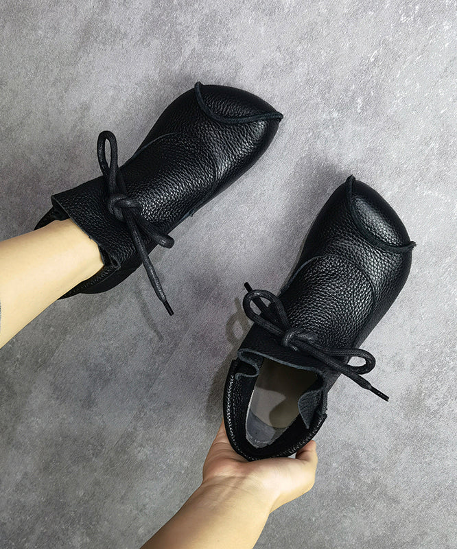 Well Tailored Boots with a Graceful Silhouette