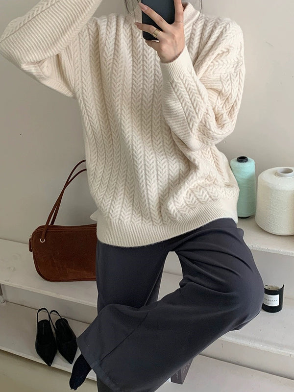 Effortlessly Elegant Sweater with a Timeless Design