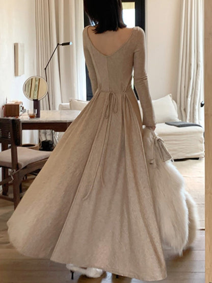 Sophisticated Dress with a Clean Classic Look