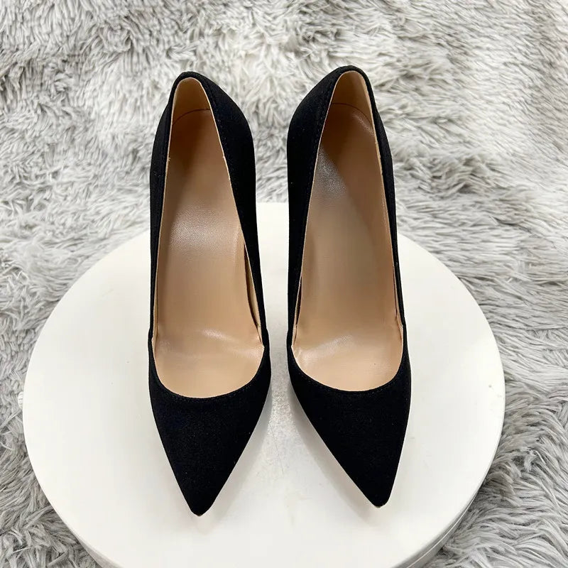 Well Tailored Heels with a Graceful Silhouette