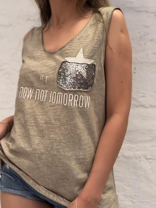 Gracefully Styled Top for Any Occasion