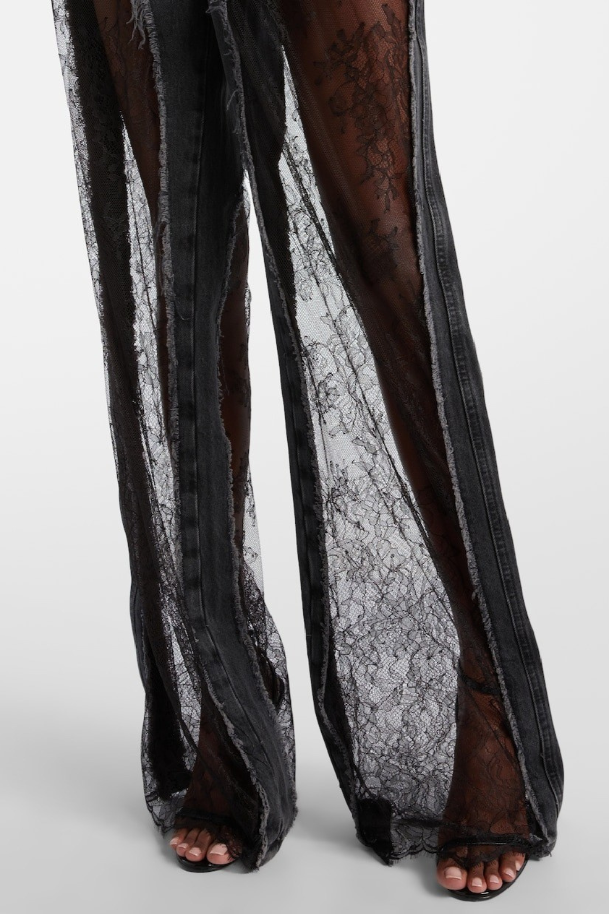 Effortlessly Elegant Garment with a Timeless Design