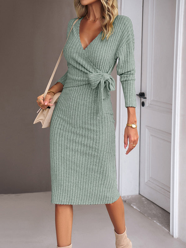Well Tailored Sweater with a Graceful Silhouette