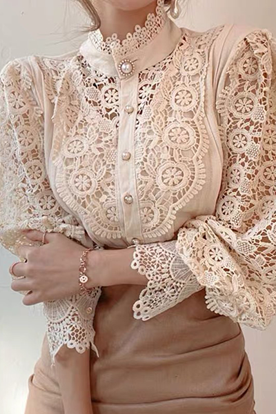 Well Tailored Blouse with a Graceful Silhouette