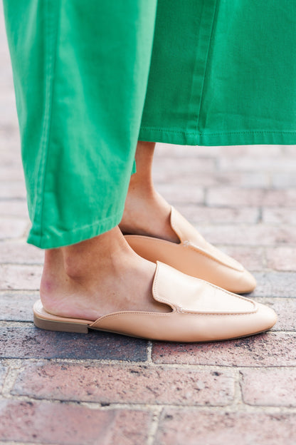 Effortlessly Elegant Garment with a Timeless Design