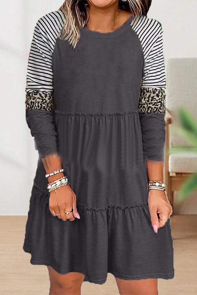 Effortlessly Elegant Dress with a Timeless Design