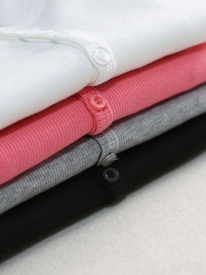 Effortlessly Elegant T-Shirt with a Timeless Design
