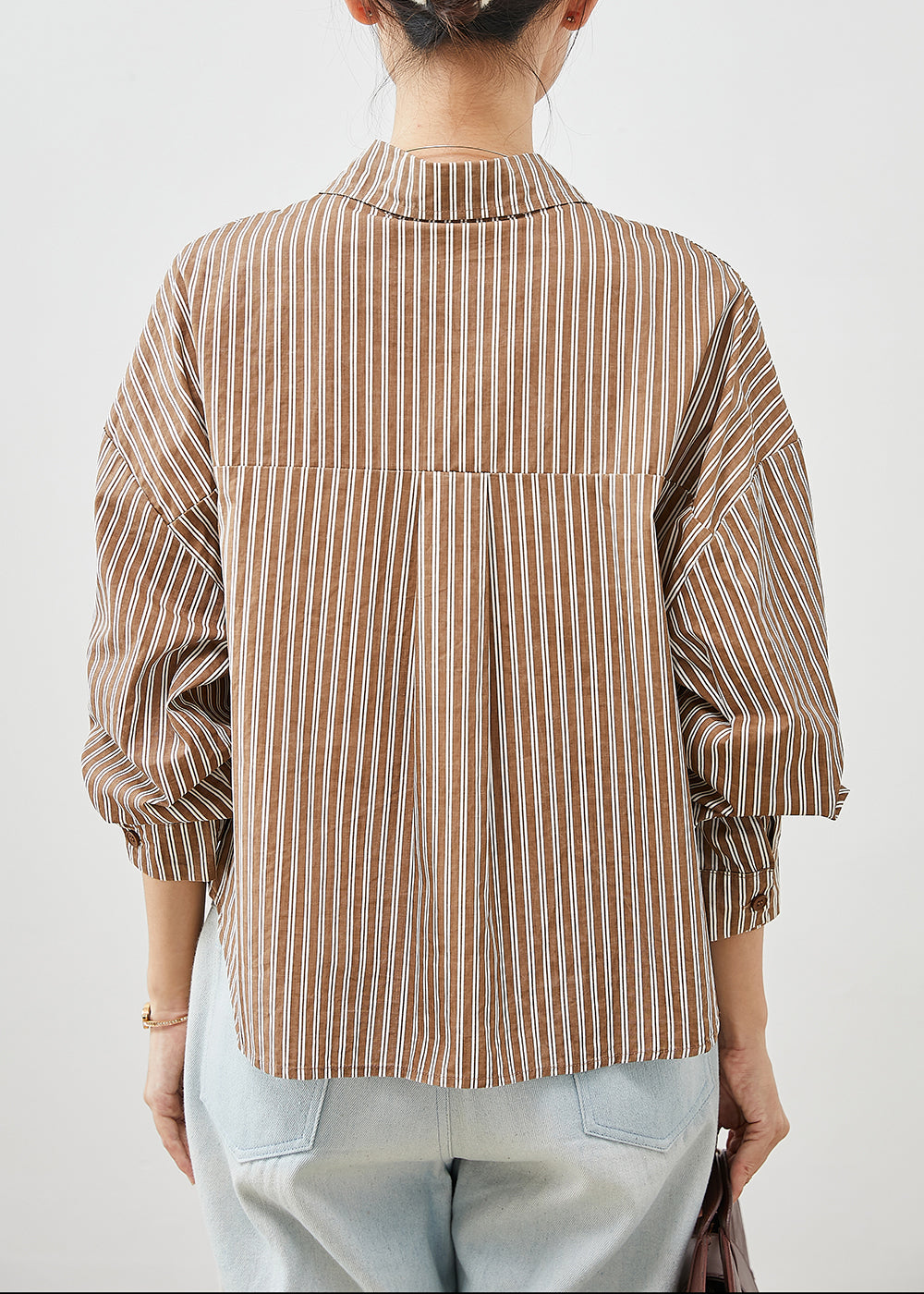 Effortlessly Elegant Shirt with a Timeless Design