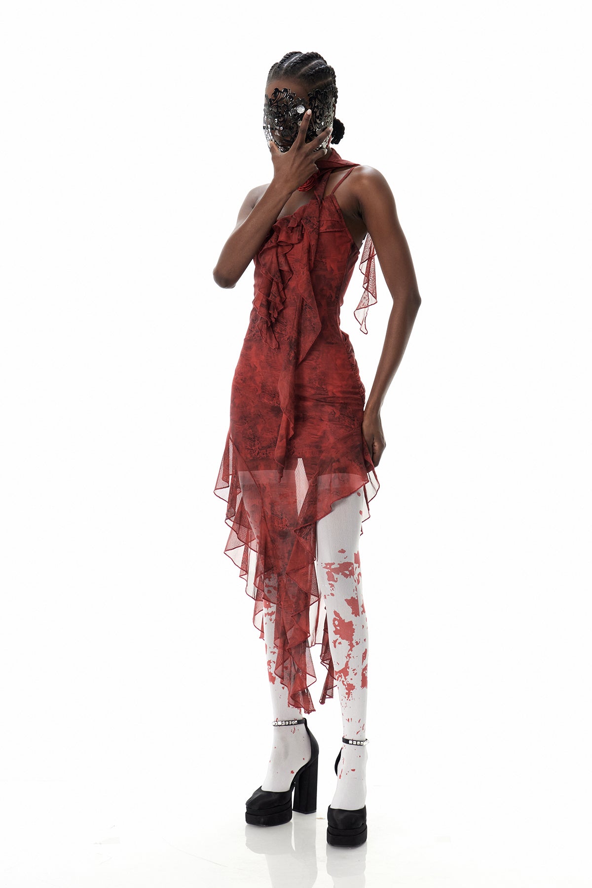 Beautifully Finished Dress in a Timeless Design