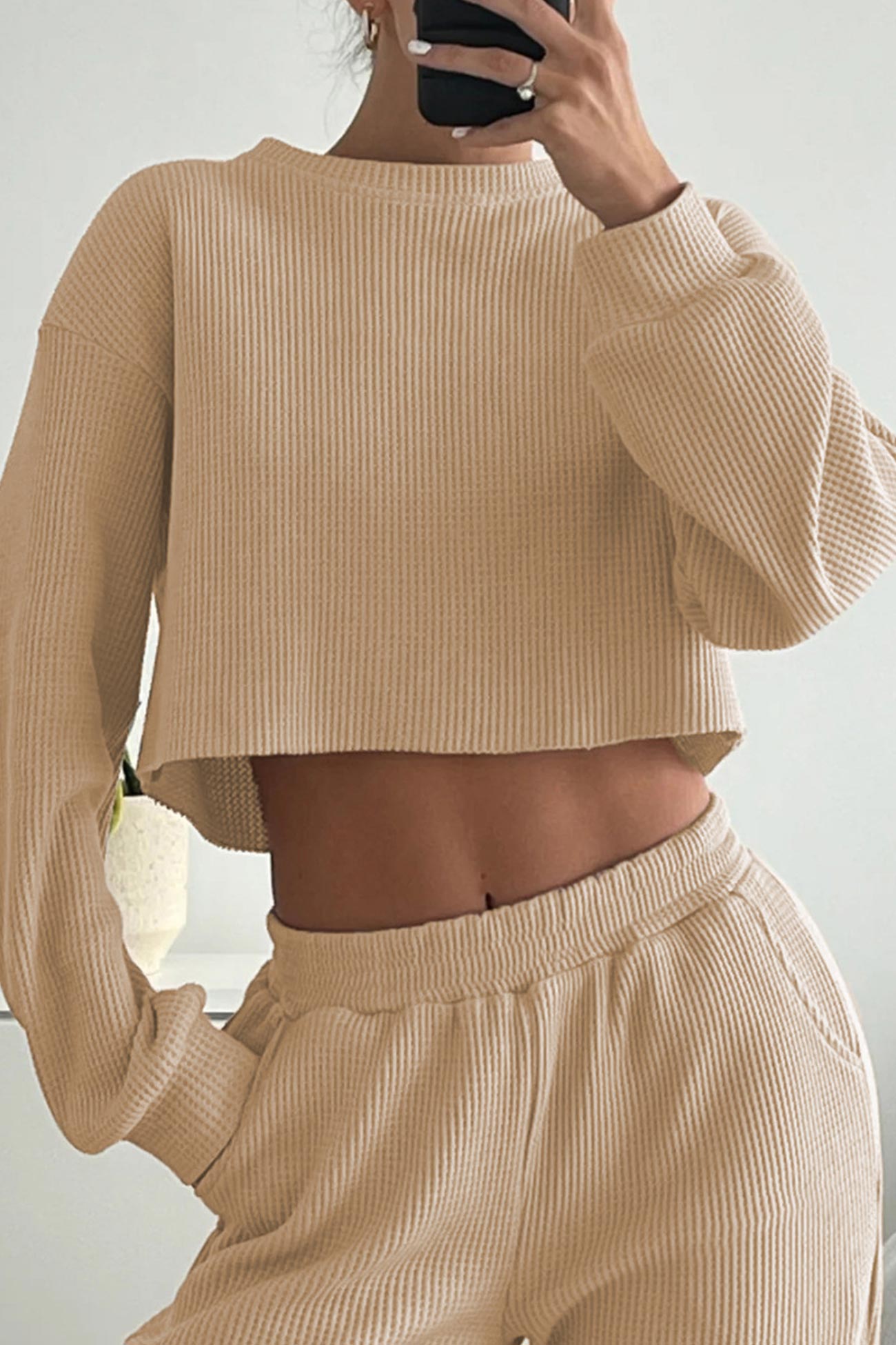Elegantly Styled Pants for Everyday Wear