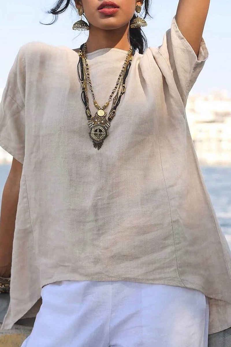 Well Tailored Top with a Graceful Silhouette