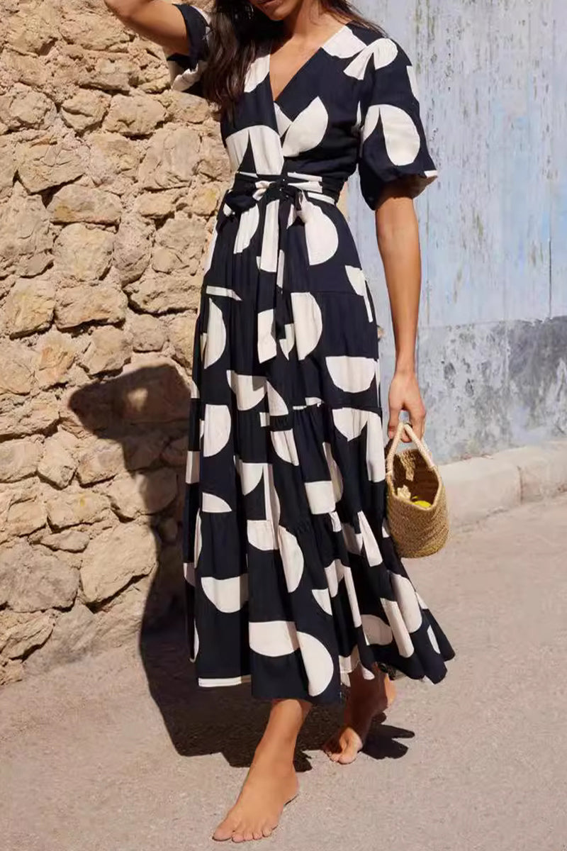 Classic Vintage Dress with a Flattering Fit