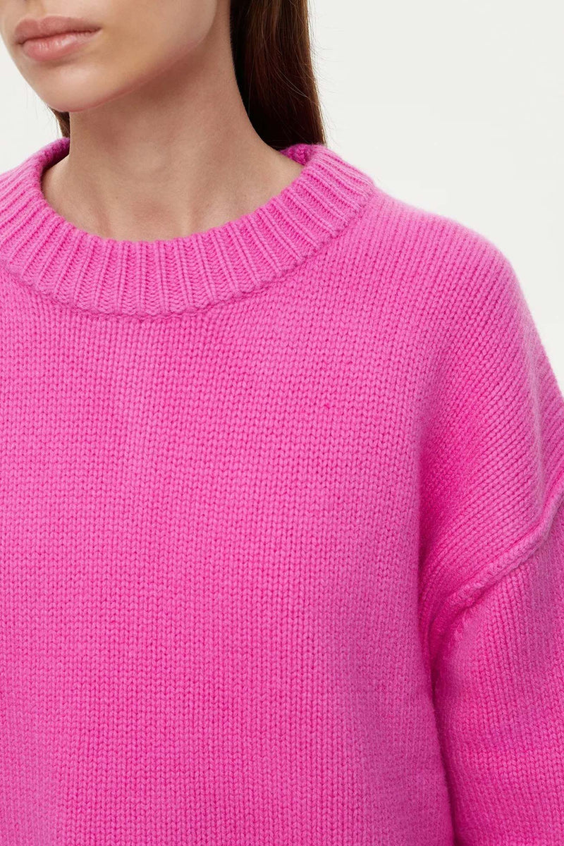 Well Tailored Sweater with a Graceful Silhouette