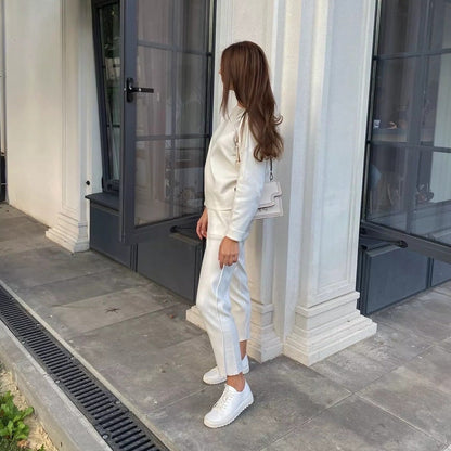 Classic Vintage Sweater with a Flattering Fit