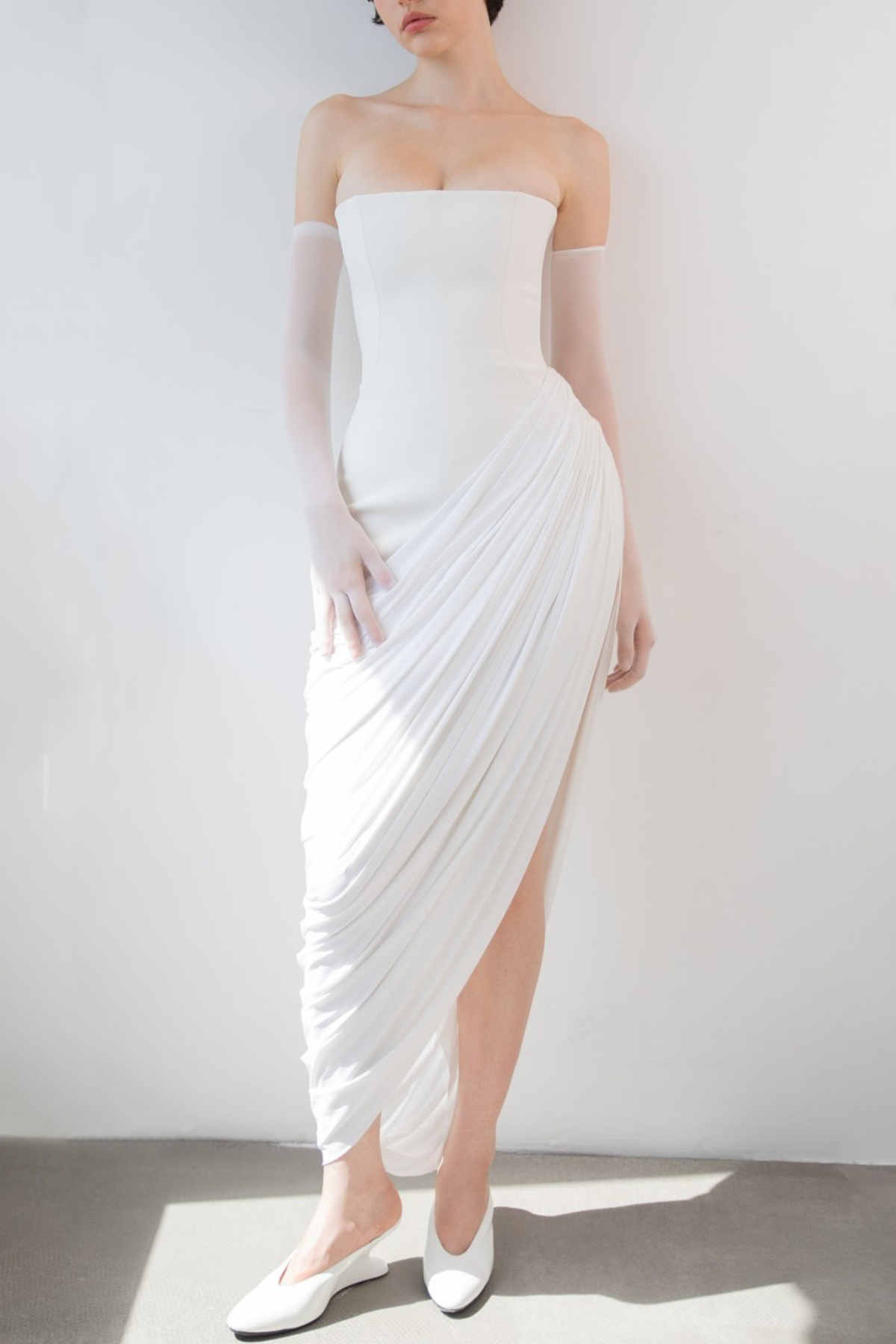 Beautifully Finished Dress in a Timeless Design