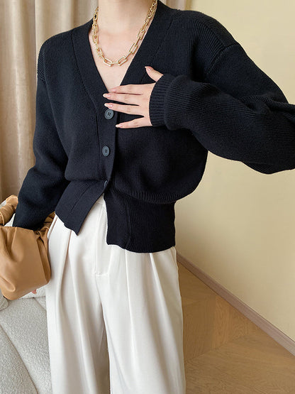 Well Tailored Cardigan with a Graceful Silhouette