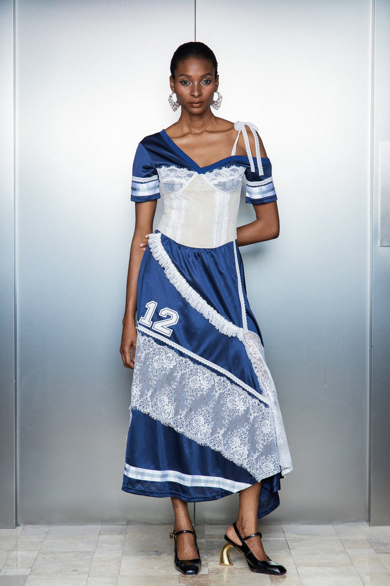 Beautifully Finished Dress in a Timeless Design
