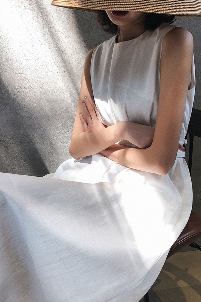 Effortlessly Elegant Dress with a Timeless Design