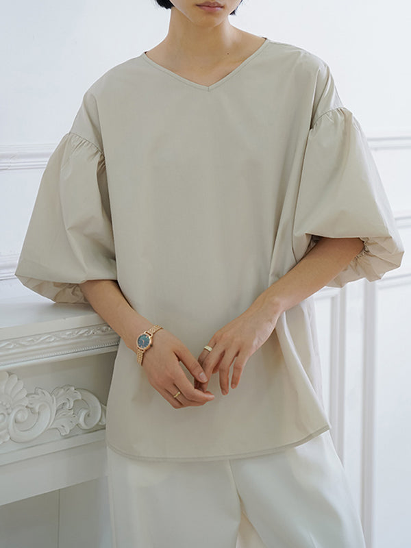 Beautifully Crafted Blouse in a Classic Style