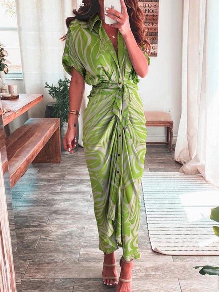 Classic Vintage Dress with a Flattering Fit