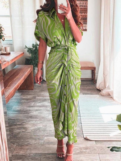 Classic Vintage Dress with a Flattering Fit
