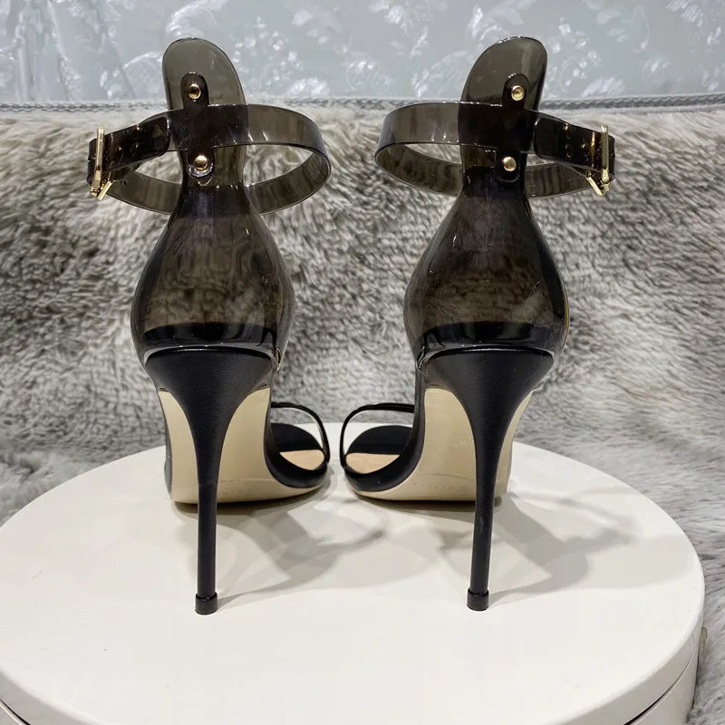 Classic Vintage Sandals with a Flattering Fit