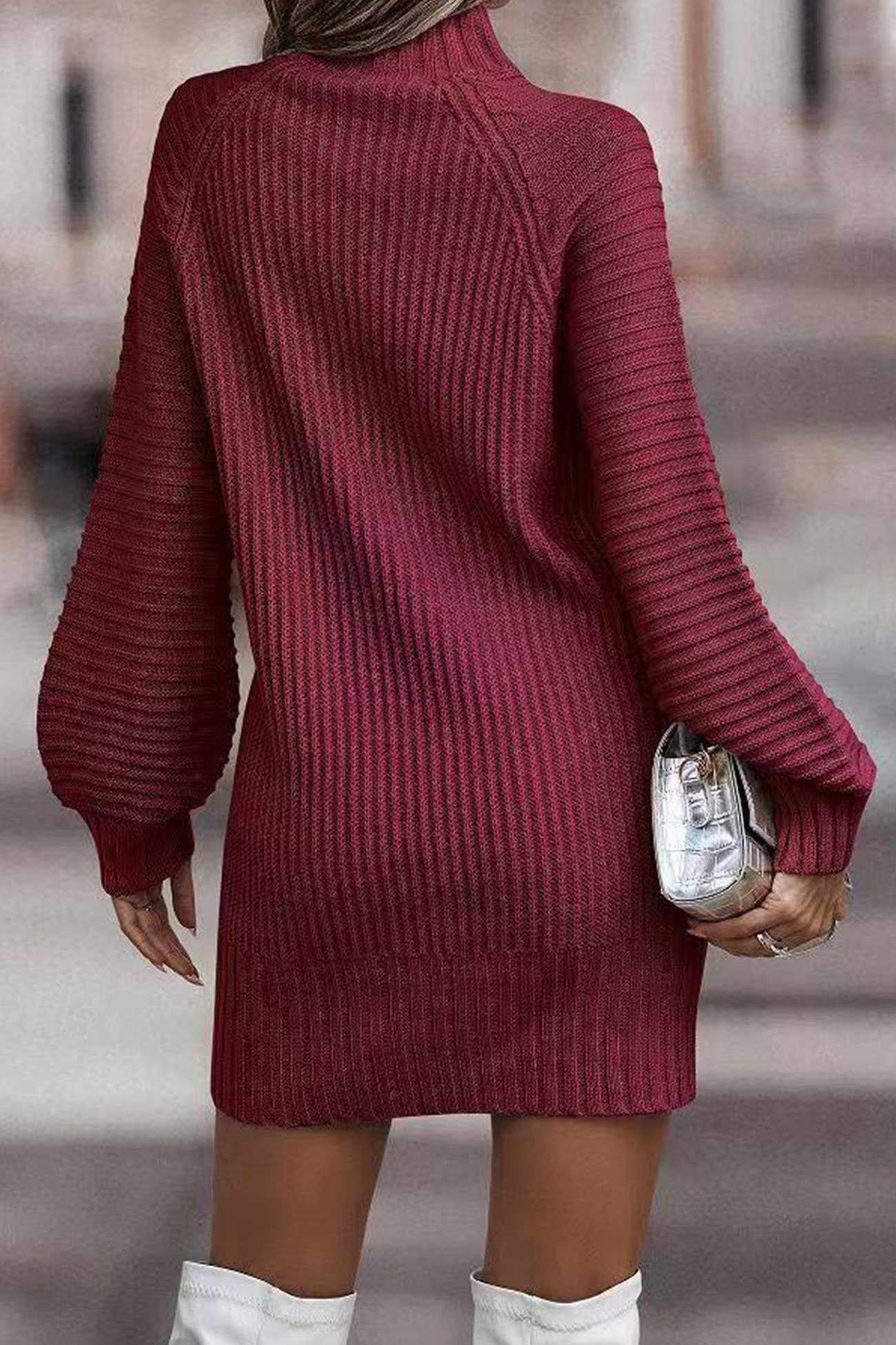 Well Tailored Sweater with a Graceful Silhouette