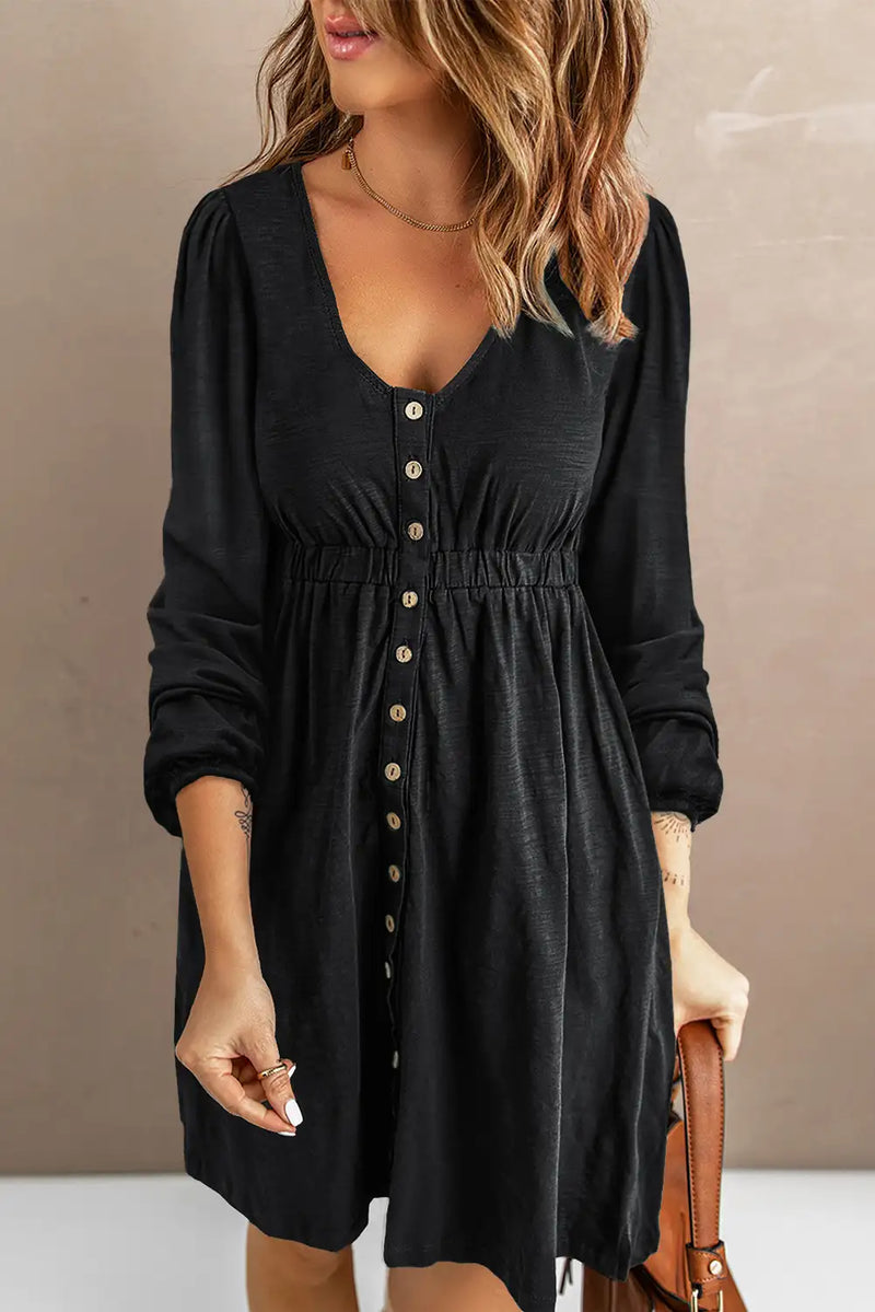 Effortlessly Elegant Dress with a Timeless Design