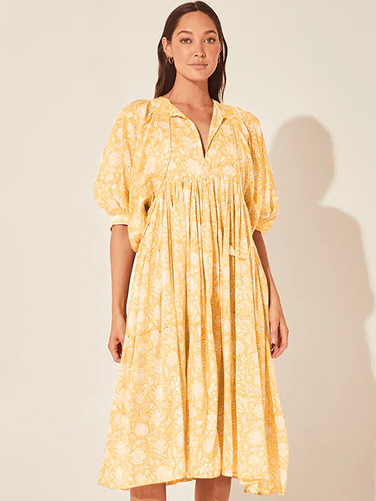 Well Tailored Dress with a Graceful Silhouette