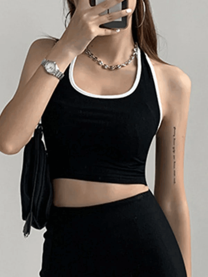 Well Tailored Top with a Graceful Silhouette
