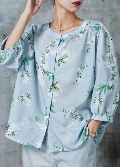 Classic Vintage Blouse with a Flattering Fit