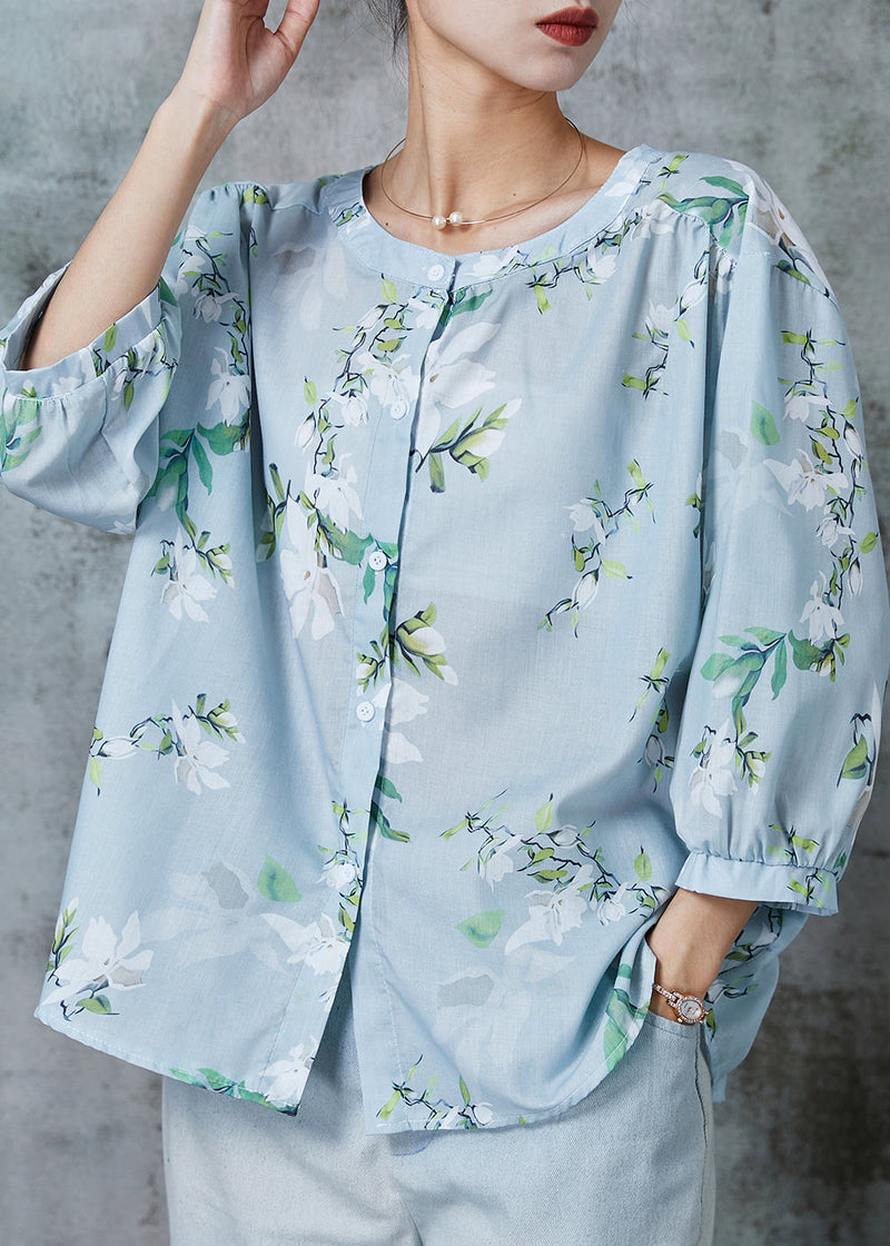 Classic Vintage Blouse with a Flattering Fit